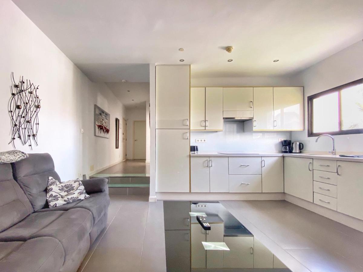1 Bed Los Cristianos Near The Bus Station Arona  Kültér fotó