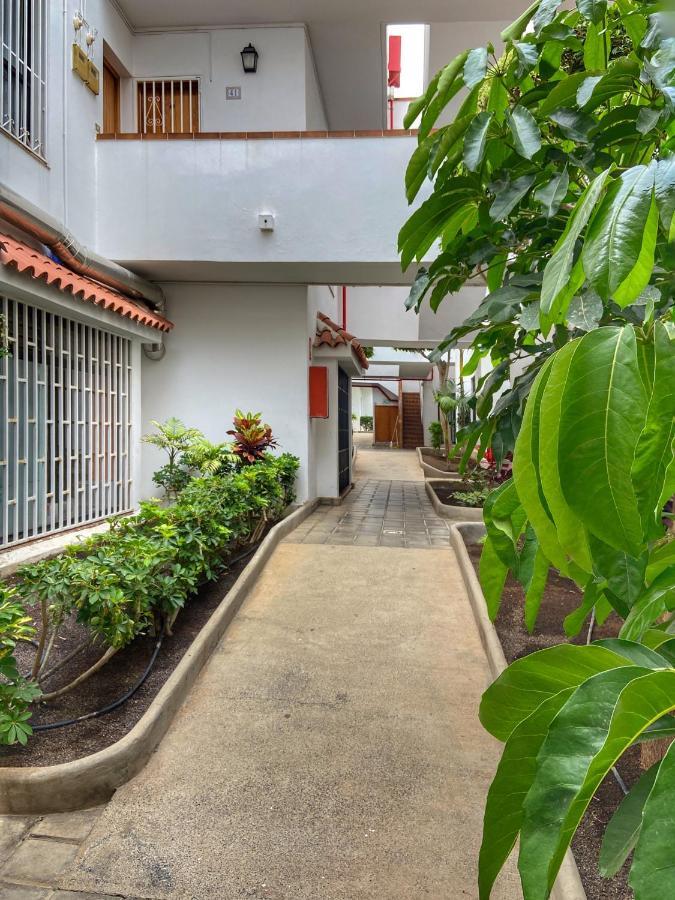 1 Bed Los Cristianos Near The Bus Station Arona  Kültér fotó