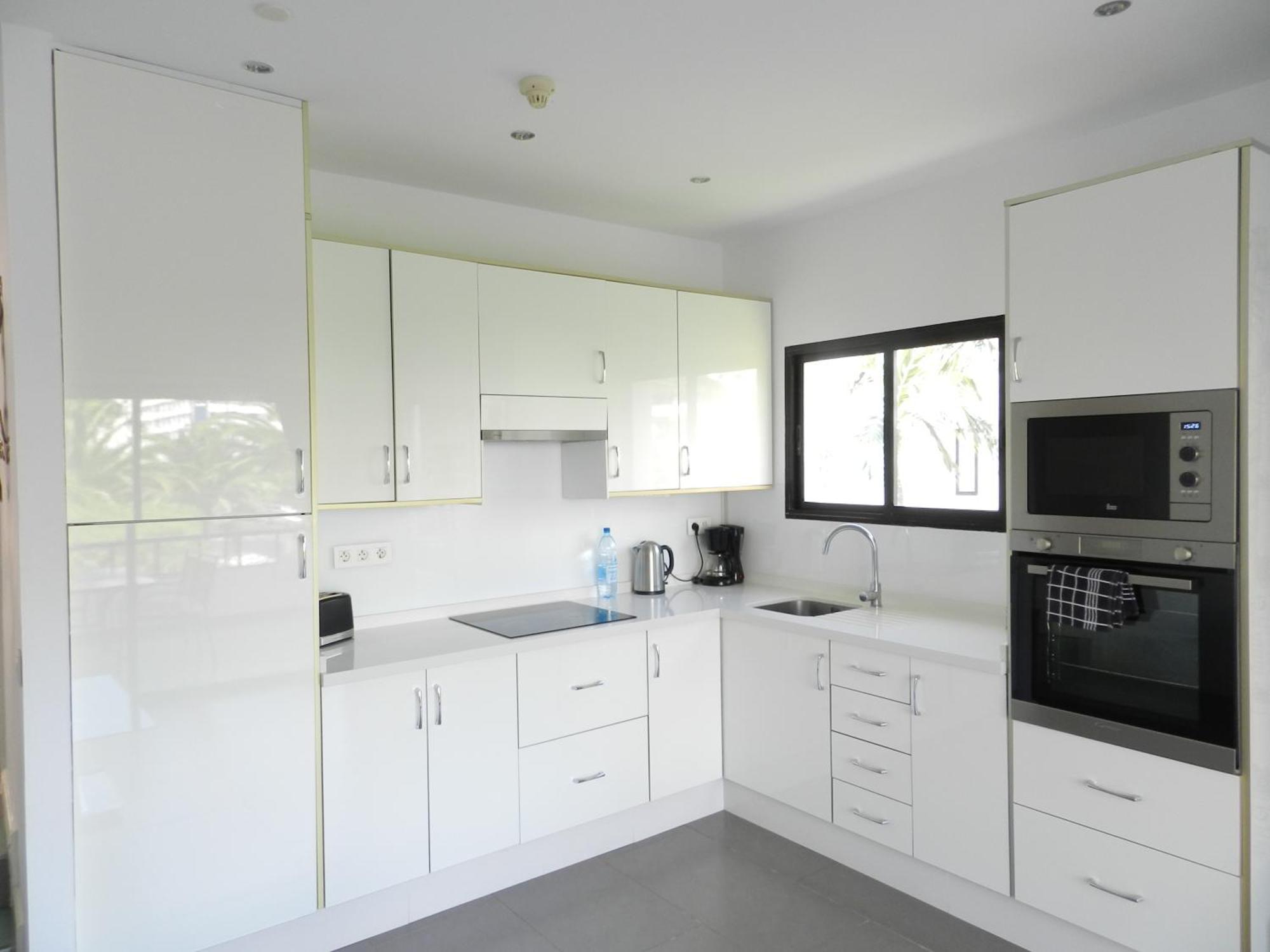 1 Bed Los Cristianos Near The Bus Station Arona  Kültér fotó
